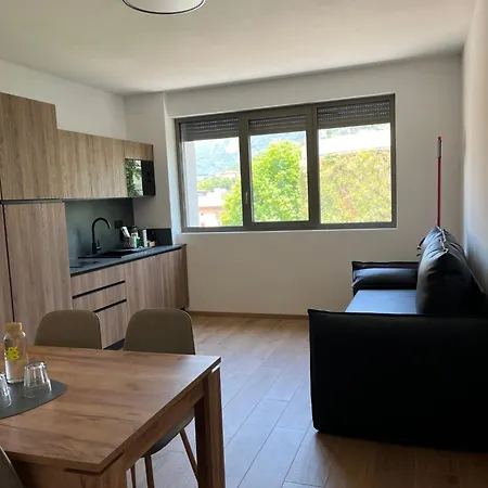 Yugogo Petrarca 1 - Bilocale, Centro