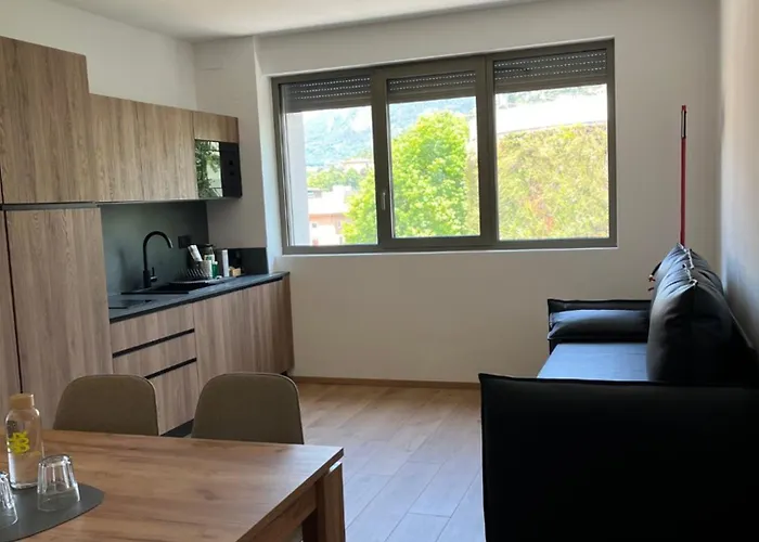 Yugogo Petrarca 1 - Bilocale, Centro